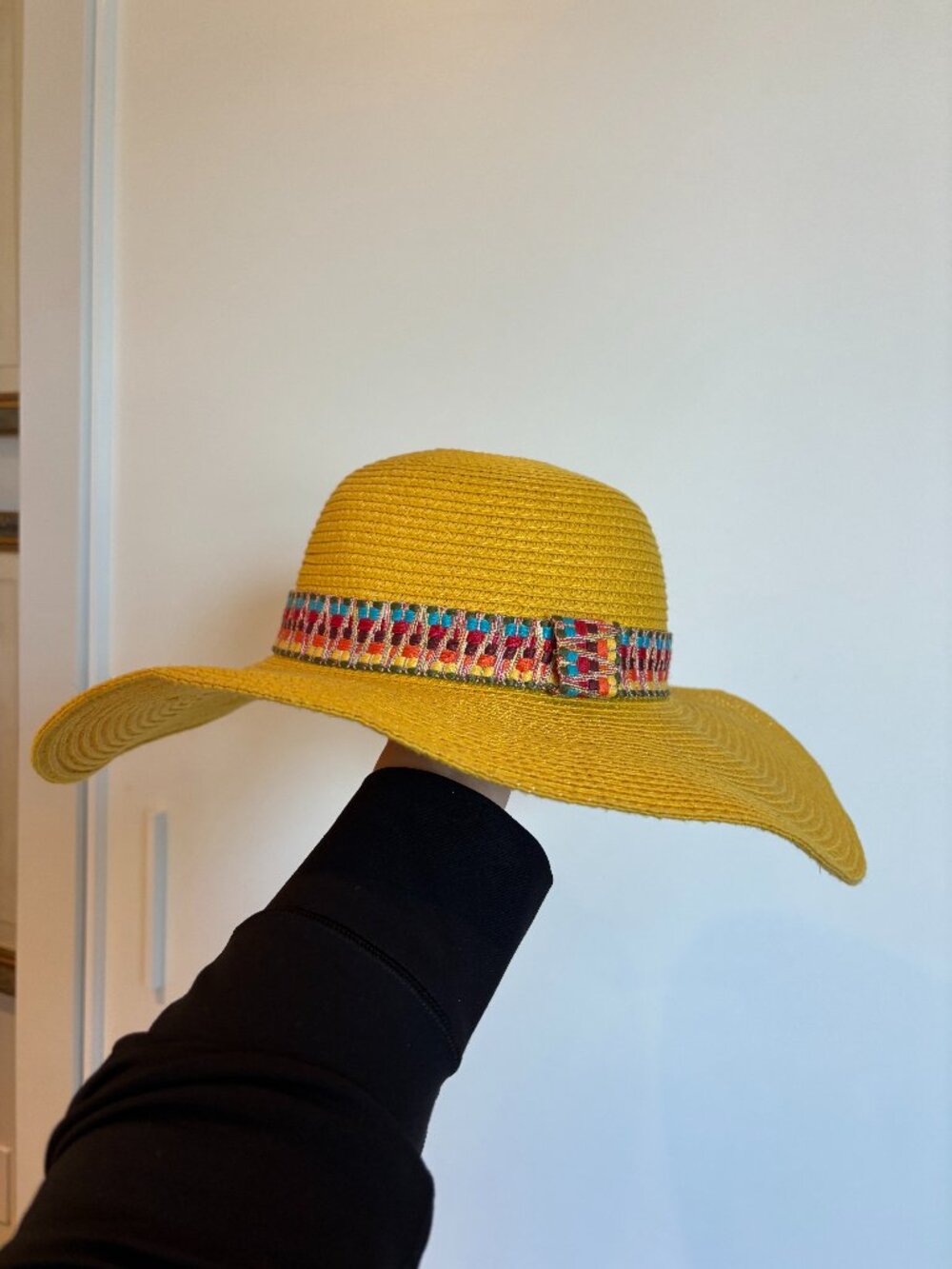 Sun hat with colorful ribbon